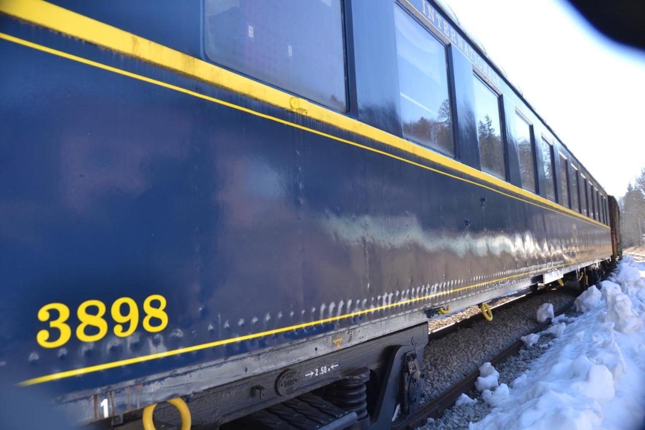 Le Train Des Reves Hotel Dracy-Saint-Loup Exterior foto